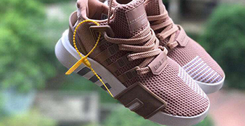 鞋子有霉味？霉博士教你如何快速去除鞋子霉味！