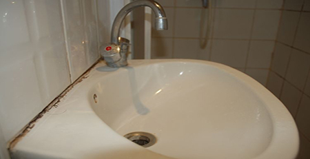 洗手臺(tái)發(fā)霉